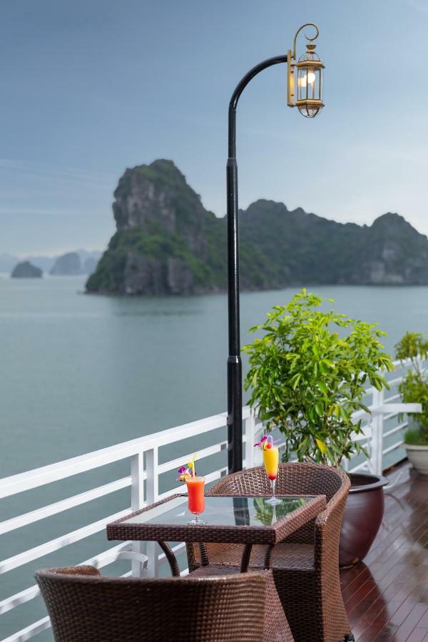 Huong Hai Sealife Cruise Ha Long Exterior photo